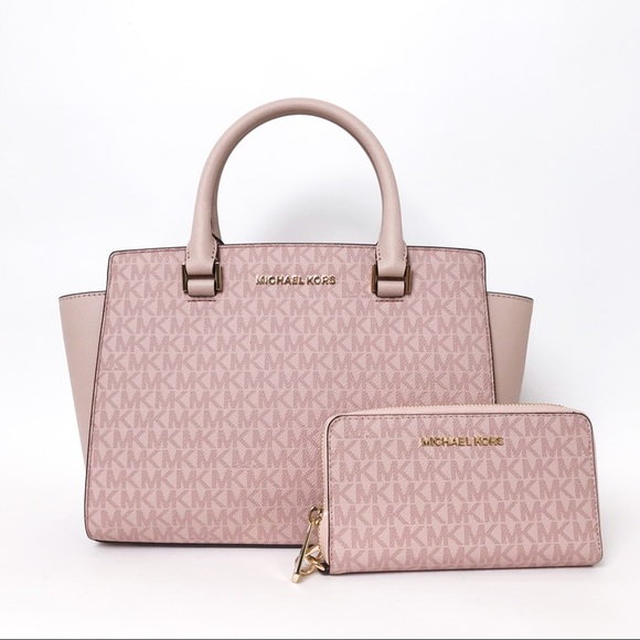 Michael Kors Handbags - 🌸 Michael Kors Selma Med Satchel And Wrislet NWT